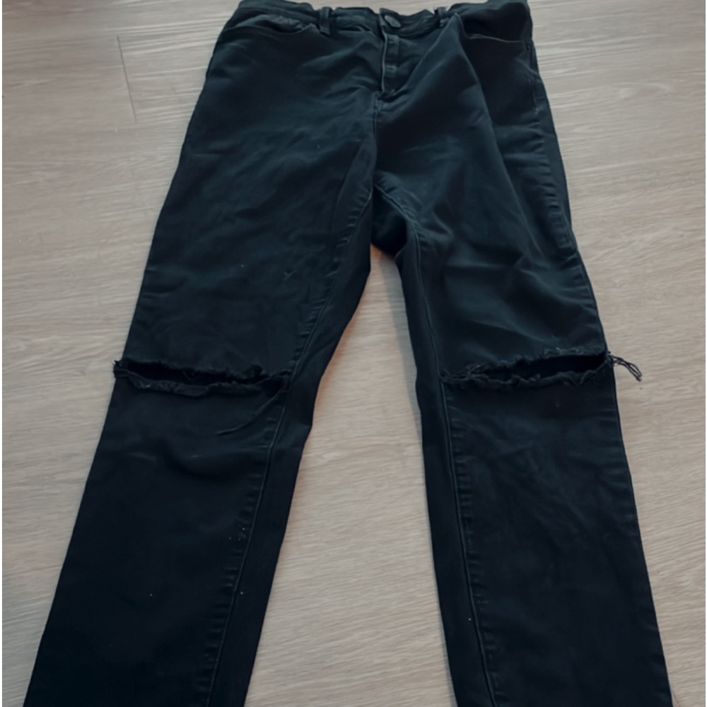 Jean's with slit on the knees